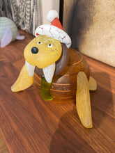Lade das Bild in den Galerie-Viewer, Christmas Walross - Borowski
