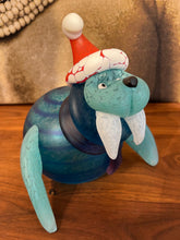 Lade das Bild in den Galerie-Viewer, Christmas Walross - Borowski