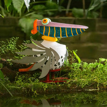Lade das Bild in den Galerie-Viewer, COOPER – Outdoor-Lichtobjekt Pelikan mit exotischem Charme