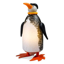 Lade das Bild in den Galerie-Viewer, DIVER – Das Outdoor Lichtobjekt Pinguin mit charmanter Coolness