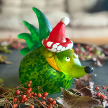 Lade das Bild in den Galerie-Viewer, SANTA SPIKE – Der stachelige Weihnachtsheld