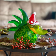 Lade das Bild in den Galerie-Viewer, SANTA SPIKE – Der stachelige Weihnachtsheld