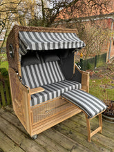 Lade das Bild in den Galerie-Viewer, 2,5 Sitzer Strandkorb - Div. Accessoires & Möbel