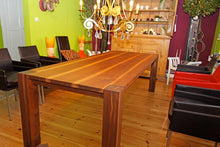 Lade das Bild in den Galerie-Viewer, Esstisch "Big Foot" - Div. Accessoires & Möbel