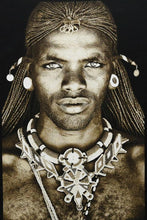 Lade das Bild in den Galerie-Viewer, Gobelinbild Samburu Warrior Kenia - Thomas Albrecht
