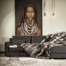 Lade das Bild in den Galerie-Viewer, Gobelinbild Samburu Warrior Kenia - Thomas Albrecht