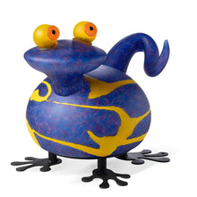 Lade das Bild in den Galerie-Viewer, BUBBA – Salamander-Lichtobjekt, Outdoor-Glasskulptur
