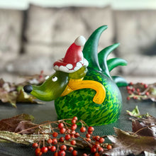 Lade das Bild in den Galerie-Viewer, SANTA SPIKE – Der stachelige Weihnachtsheld
