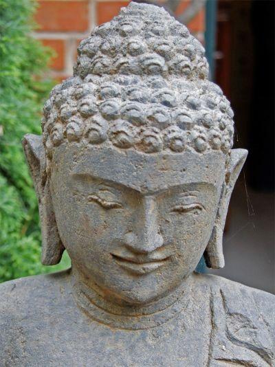 Buddha sitzend, Erdberührung - Div. Accessoires & Möbel