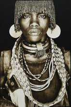 Lade das Bild in den Galerie-Viewer, Gobelinbild Hamar Women Äthiopien - Thomas Albrecht
