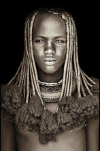 Lade das Bild in den Galerie-Viewer, Gobelinbild Himba Girl Namibia - Thomas Albrecht
