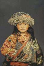 Lade das Bild in den Galerie-Viewer, Gobelinbild Tibetan Child - Thomas Albrecht
